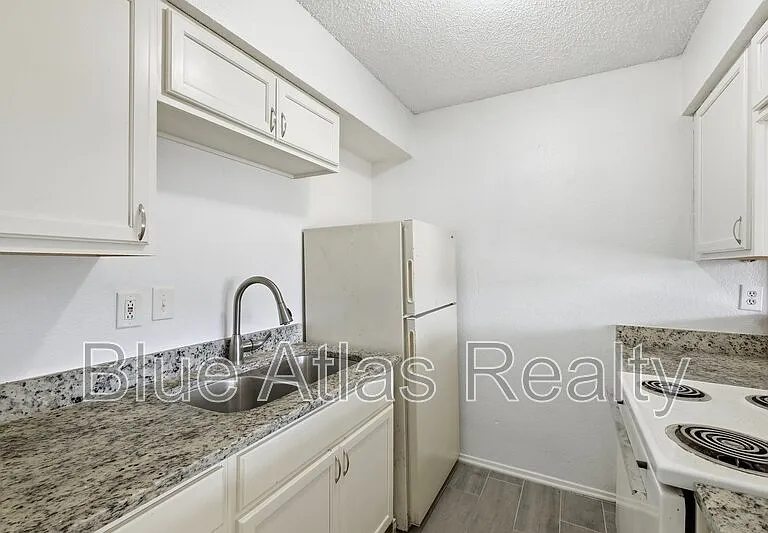 5517 Wellesley Ave — Photo 8