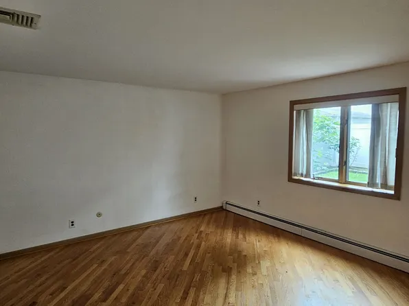 56 Grant Avenue image 12 of 12