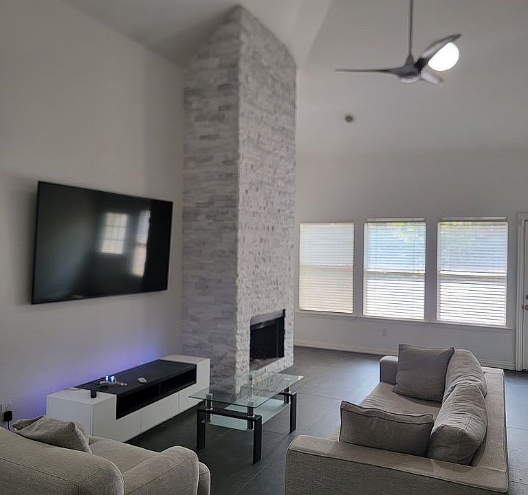 1st image of 8686 Coppertowne Ln