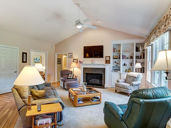 5th image of 6433 Irish Hills Dr