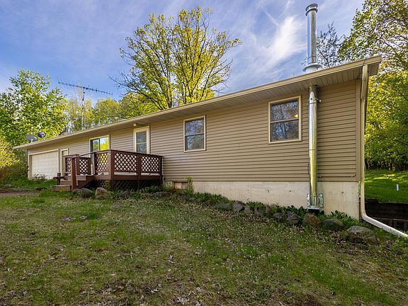 3rd image of 301 Old County Road D