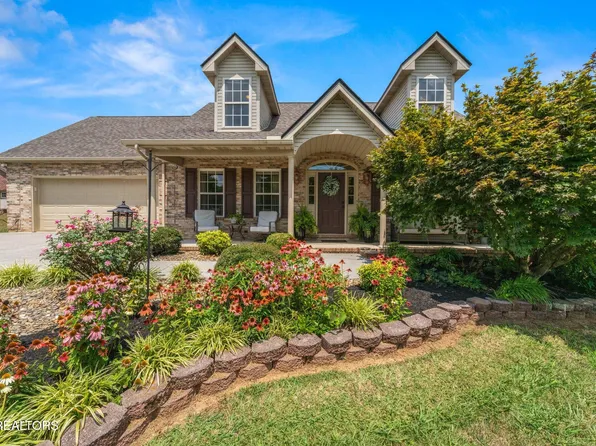 1419 Foxfire Cir, Seymour, TN 37865