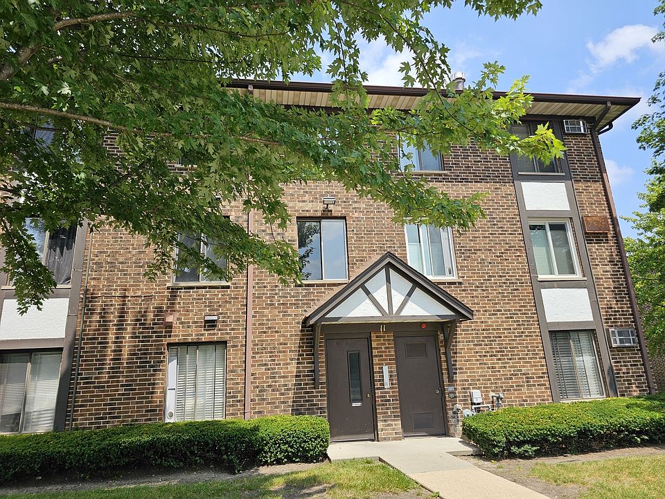 1st image of 11 Crestview Ln Unit 10