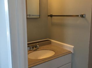 232 State St APT 2, Eaton Rapids, MI 48827