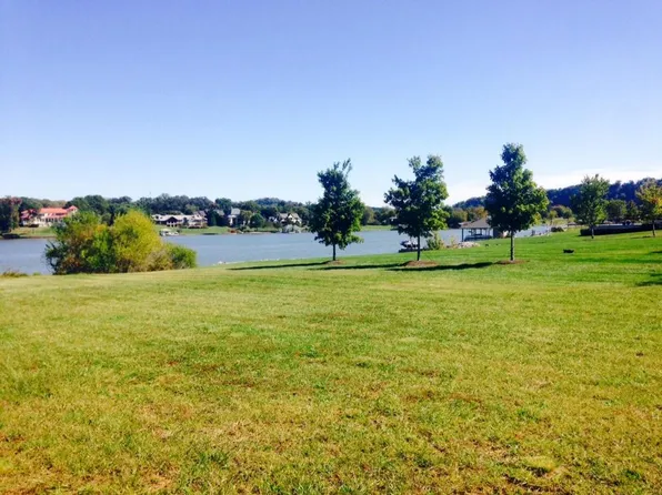 3633 Waterside Way, Louisville, TN 37777