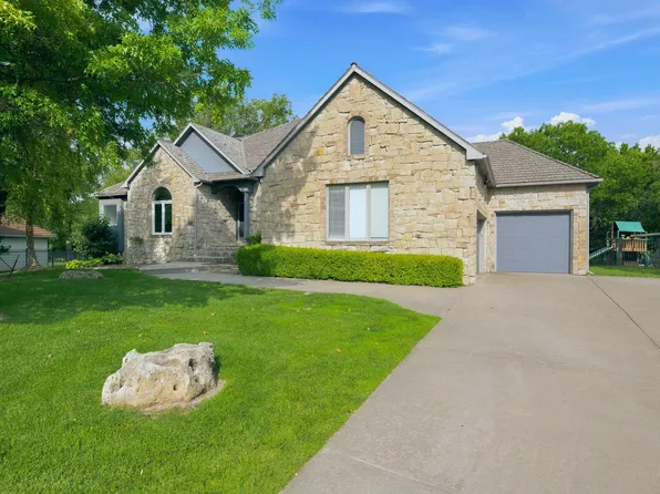 7 N Stagecoach Ct, Wichita, KS 67230