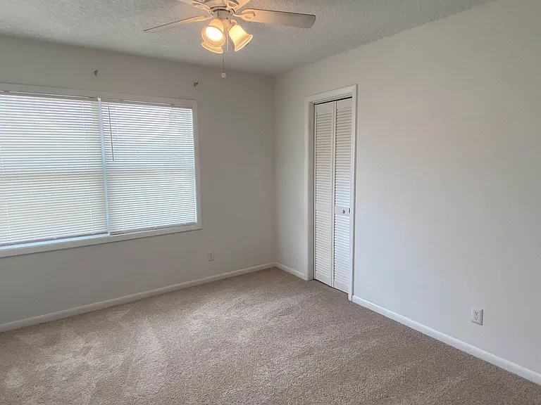 695 A1a N #126 — Photo 13