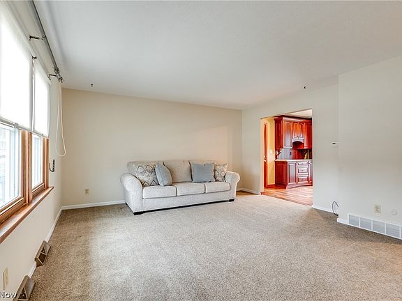3rd image of 3322 Cherrywood Dr