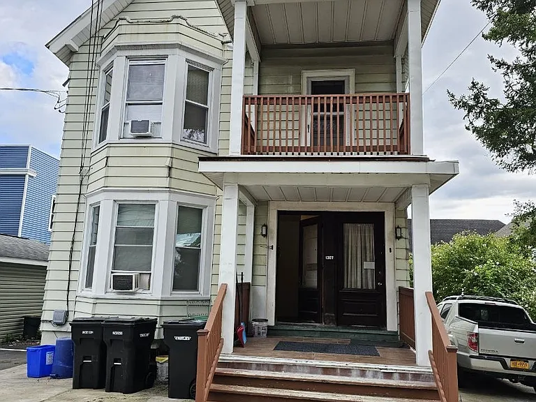 1307 Jacob St — Photo 11