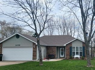 1208 Foxridge Dr, Warrensburg, MO 64093