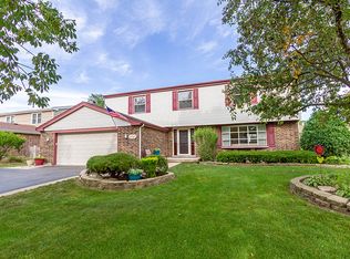 2721 N Windsor Dr, Arlington Heights, IL 60004