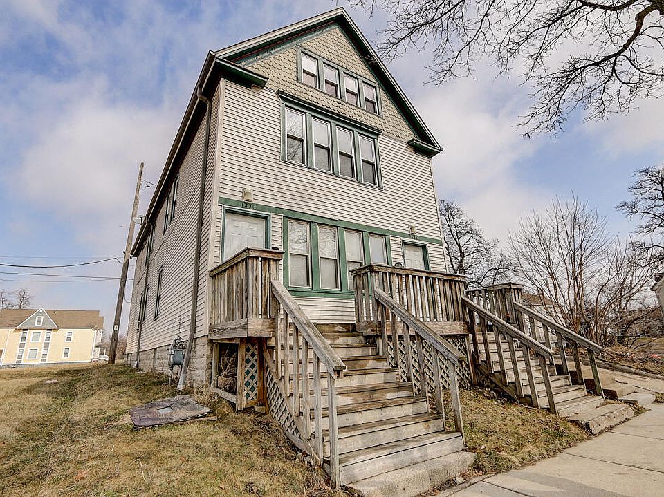 1st image of 1428 W Juneau Ave #1430