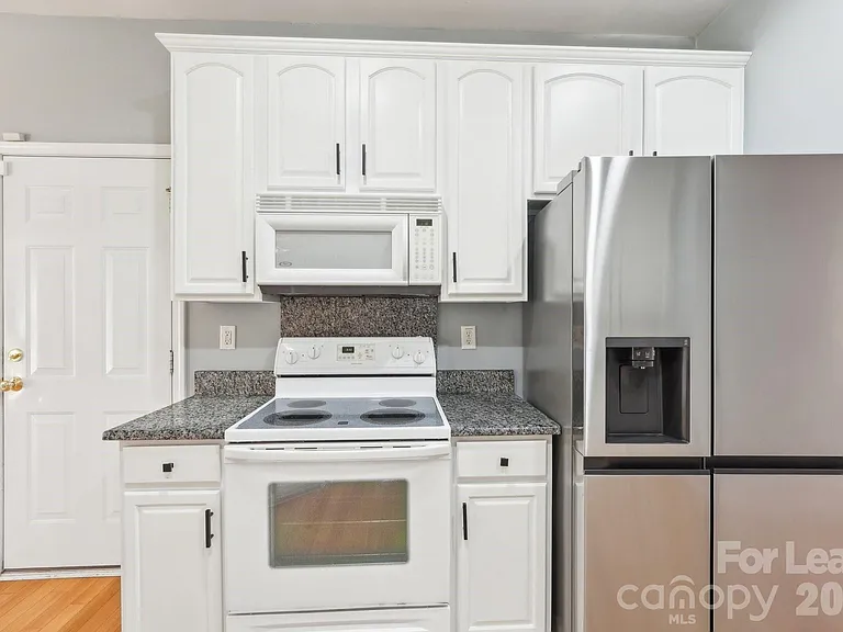 14417 Laurel Tree Ln — Photo 12