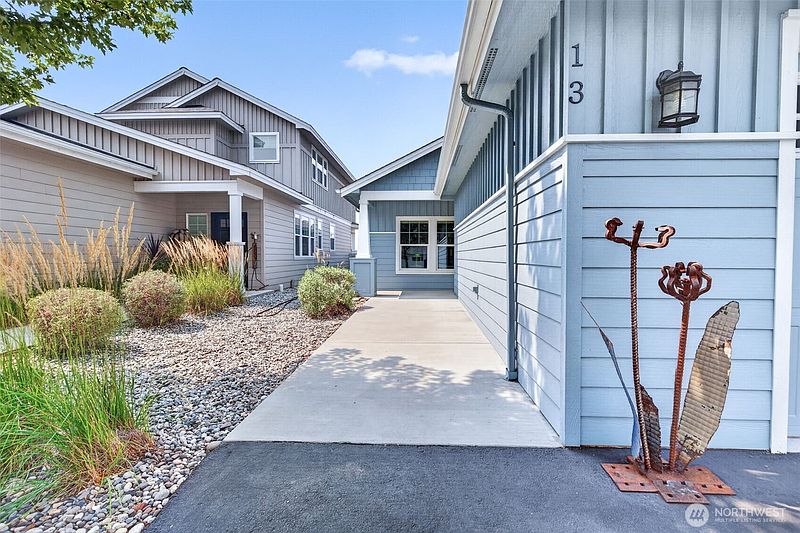 3rd image of 2452 NW Columbia Avenue #13