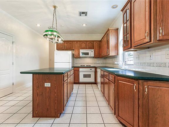 5th image of 3900 Lake Des Allemands Dr
