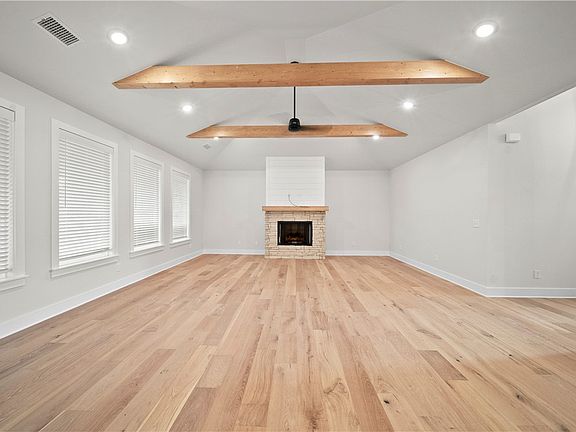 3rd image of 1130 Canyon Maple St
