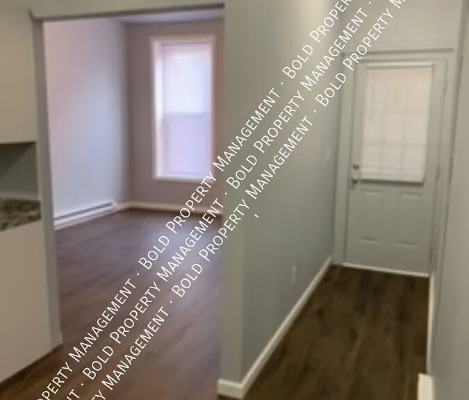 910 Walnut St #1 — Photo 15