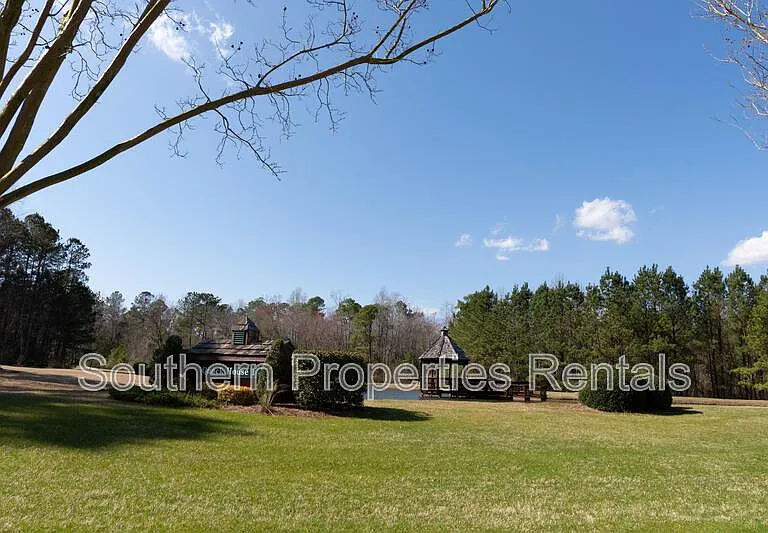 411 Gallery Dr #204-1 — Photo 14