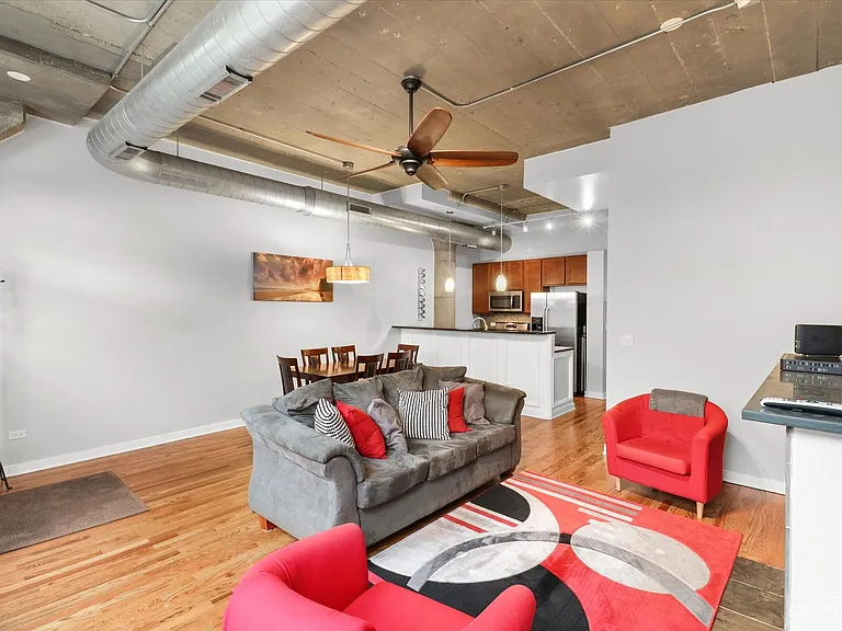 1111 W 15th St #121 — Photo 7