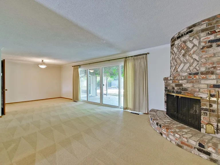 130 S Avalon Dr — Photo 10