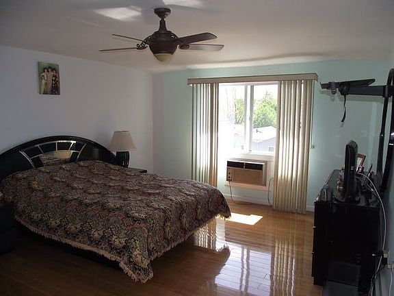 5th image of 228 Hett Ave