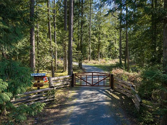 2nd image of 13475 Cedar Rd