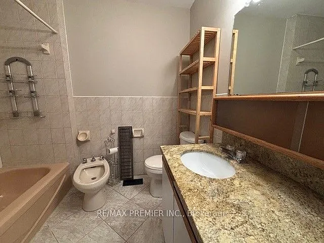 199 Gracedale Blvd #MAIN FLOOR — Photo 11