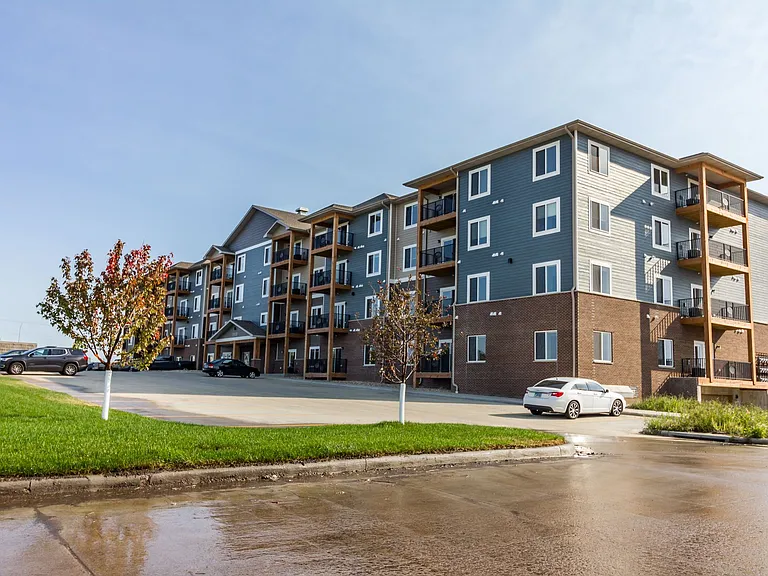 Welcome to Huntington Village — Photo 3