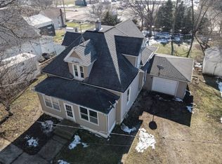 203 E Walnut St, Anamosa, IA 52205