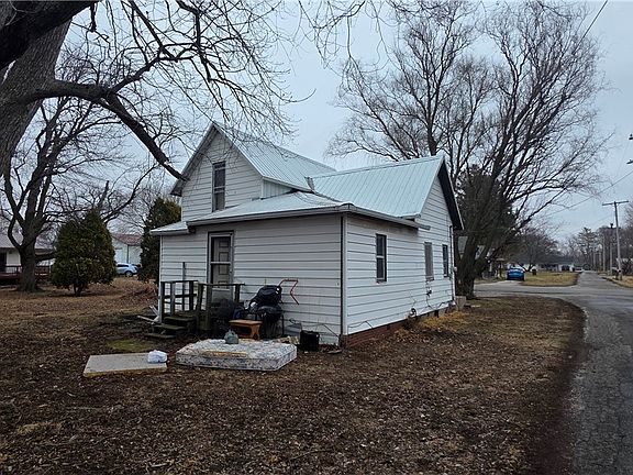 4th image of 113 N May St