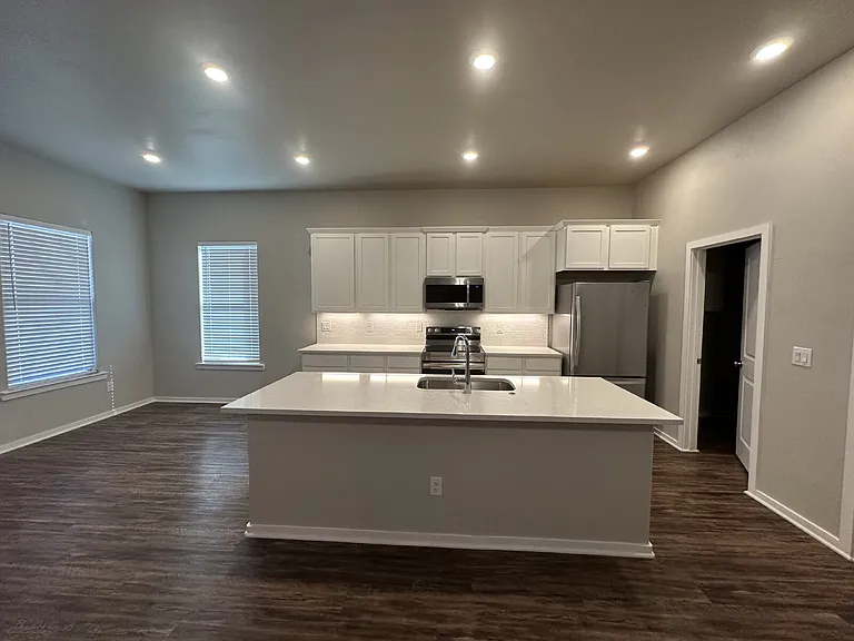 2909 Wausau Ave — Photo 2
