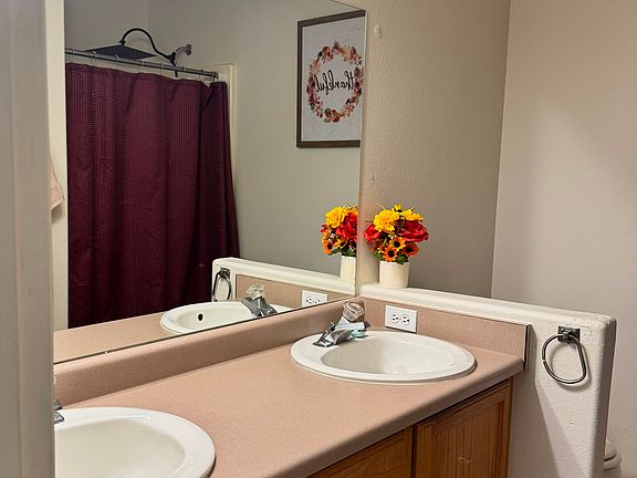 5th image of 747 S Bellflower Dr #749