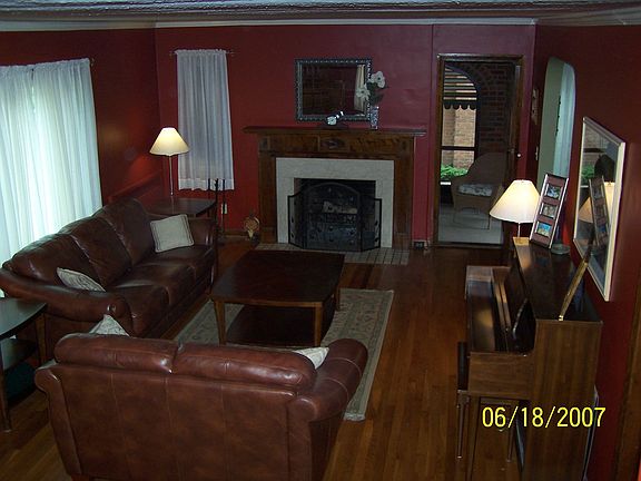Living Room 27 x 13