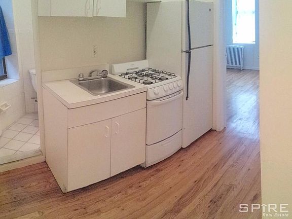 2nd image of 642 E 14th St APT 12