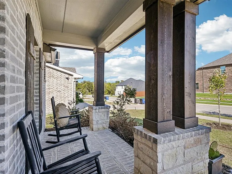 312 Scenic Point Dr — Photo 3