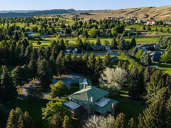 3rd image of 625 Skyline Dr