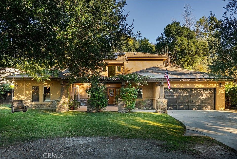 1st image of 543 Canyon Heights Dr