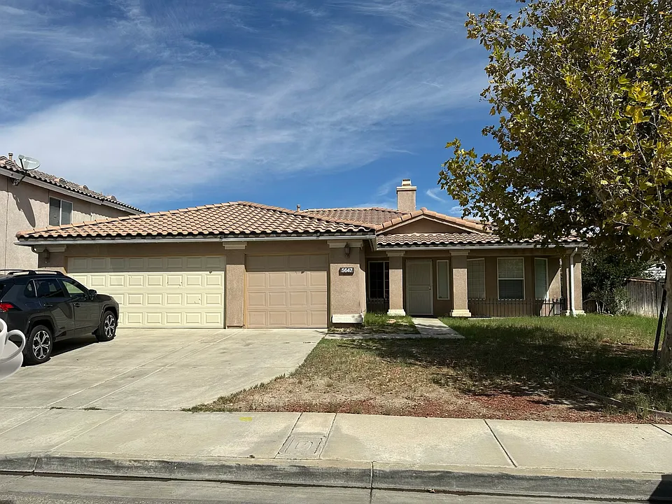5647 Lighthouse Ln