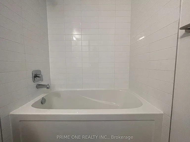 158 Front St E #1114 — Photo 16