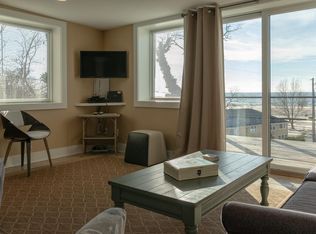 17 Emmet Ct #B, Grand Haven, MI 49417