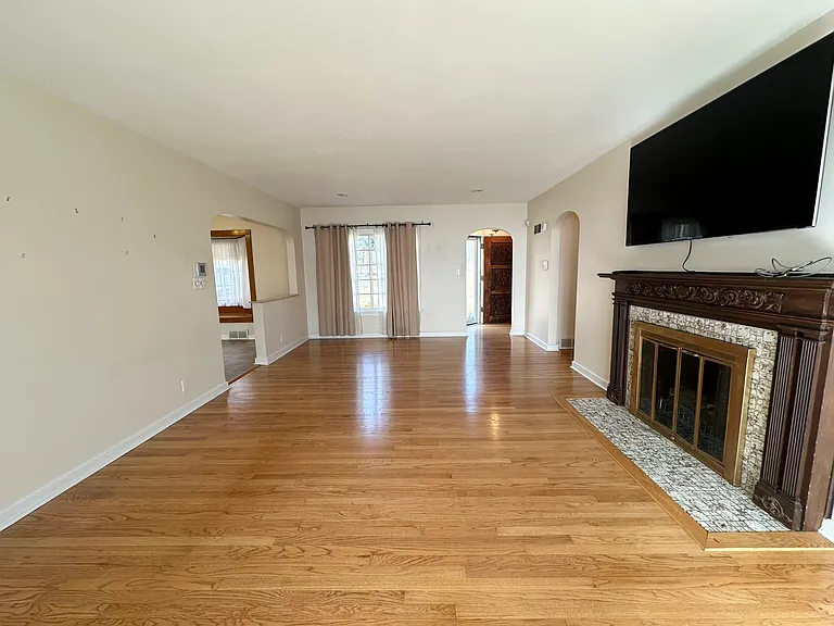 136 E Hazel Dell — Photo 10