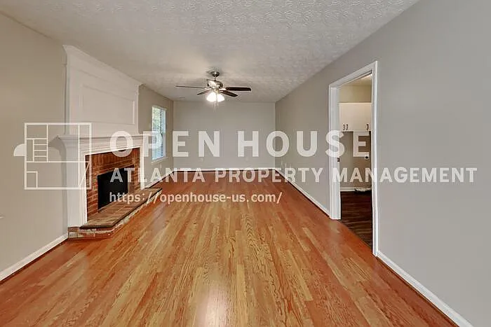 1716 Chanson Pl NE — Photo 4