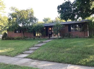 1043 Heathwood Dr, Englewood, OH