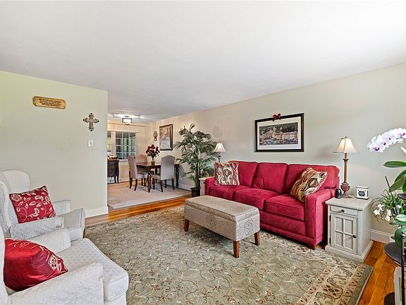 5th image of 13 Martha Ave