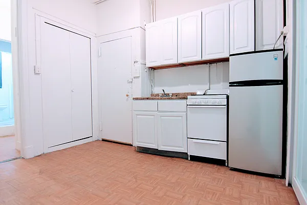 Rented by Voro, LLC | media 22