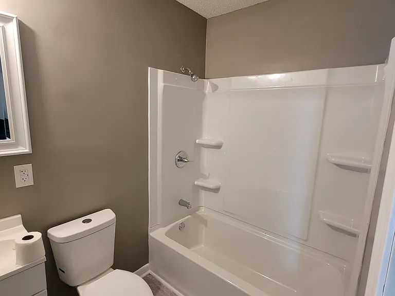 126 Hillside Dr — Photo 7