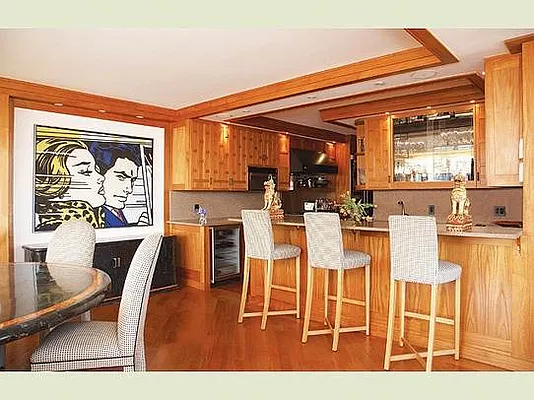 Sold by Stribling | media 5