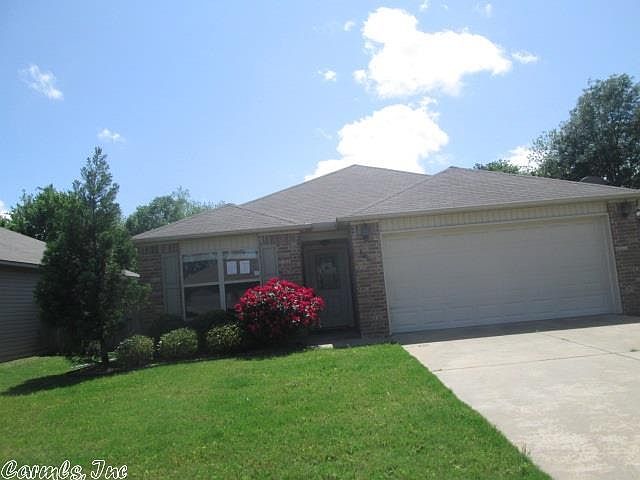1st image of 600 Saunders Dr