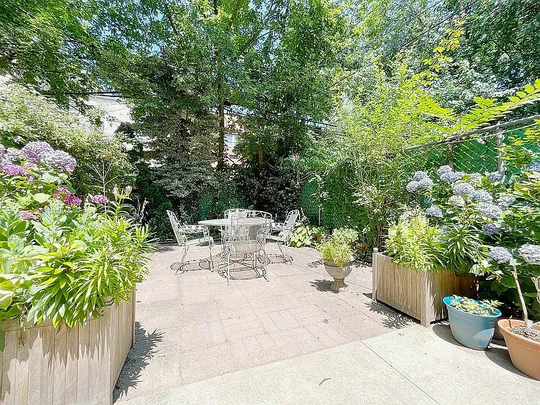 589 Decatur St #1 — Photo 16