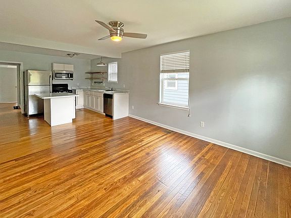 3rd image of 918 N Limestone St #1
